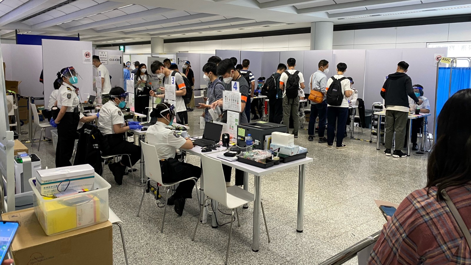 猴痘襲港｜消息指一名抵港男現病徵　留醫瑪麗等候覆檢